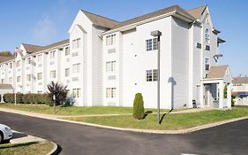 Econo Lodge Inn & Suites Pittsburgh Pa
